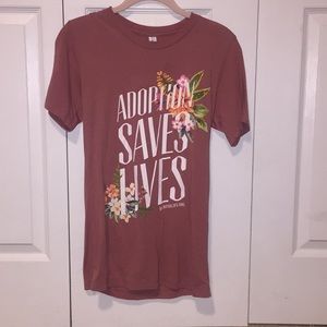 Burgundy graphic shirt “adoption saves lives“